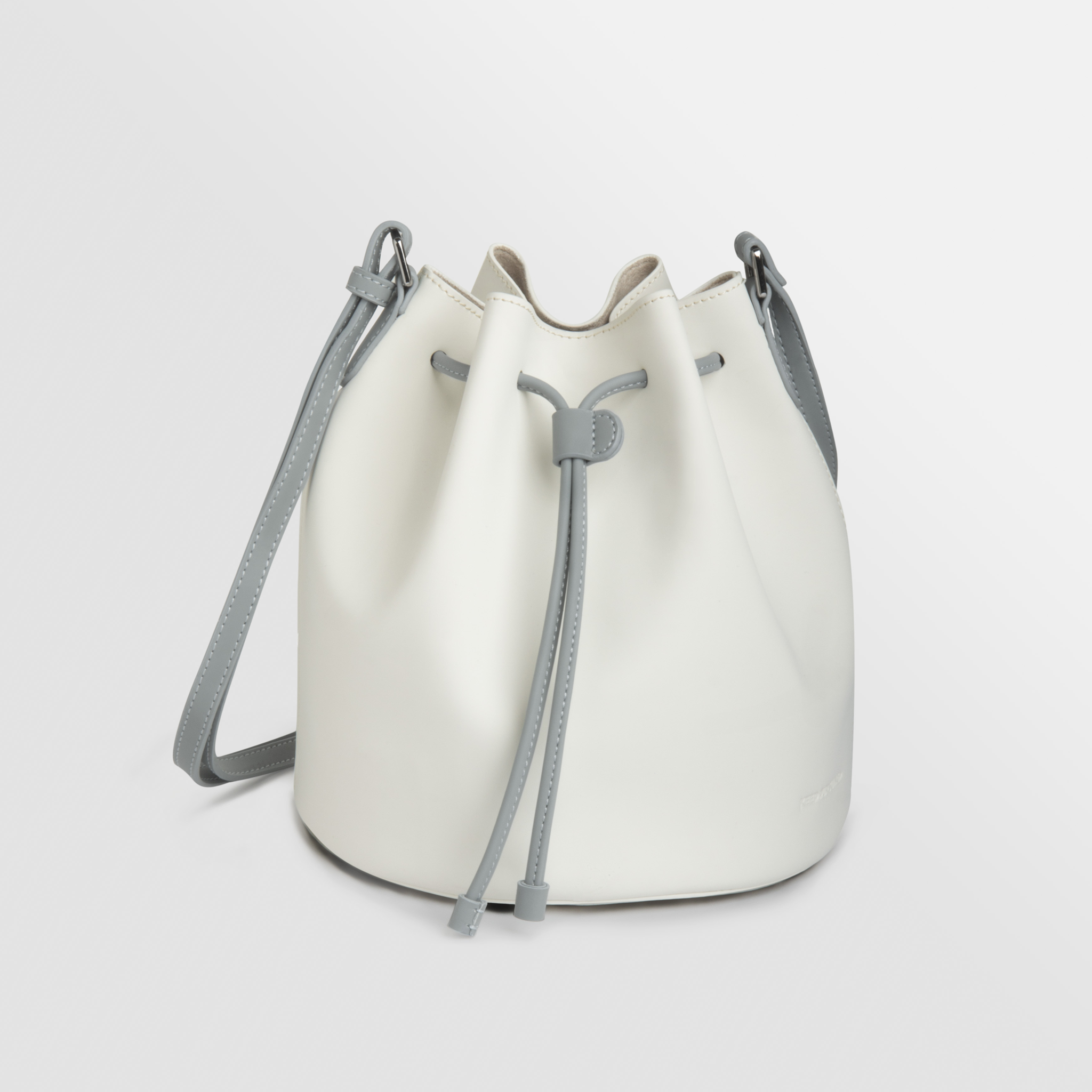 bucket bag